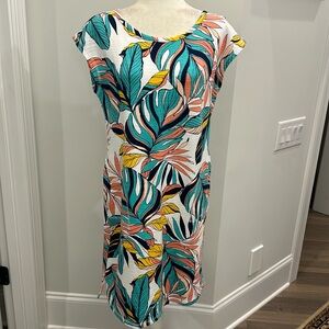 T by Talbots Short Sleeve Boat Neckline Floral UPF 50 Summer Dress